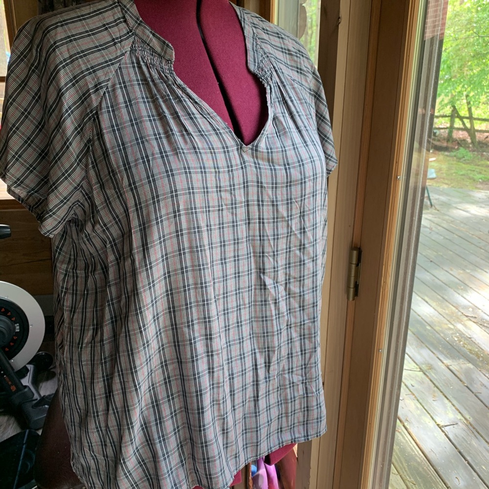 Gray plaid pullover.